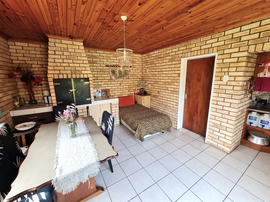 2 Bedroom Property for Sale in Noorsekloof Eastern Cape